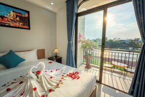 Chambre Deluxe Double ou avec lits jumeaux | Vue depuis le balcon