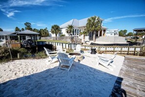 Terrace/patio - Between The Buoy's 2/ Canal-Front Luxury Duplex (Orange Beach)