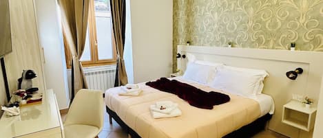 Comfort Double or Twin Room | In-room safe, desk, iron/ironing board, free WiFi