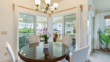 Apartamento, 3 habitaciones | Restauración