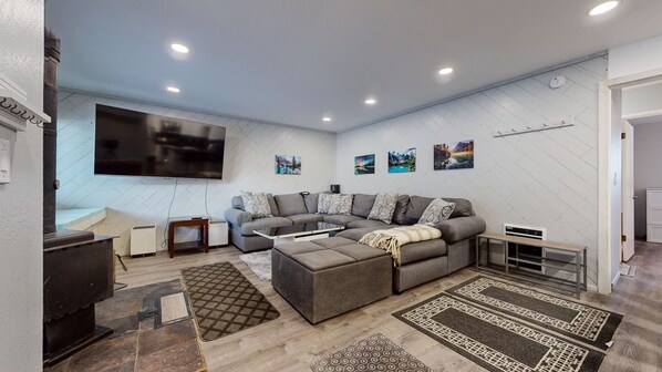 Condo, 2 Bedrooms | Living area - Sierra Manors #61 2 Bedroom Condo (Mammoth Lakes)