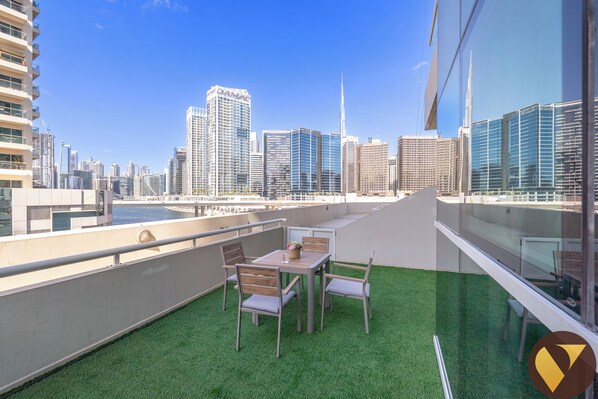 Luxury Apartment, Canal View | Balcony view