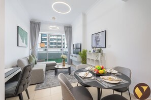 Luxury Apartment, Canal View | In-room dining