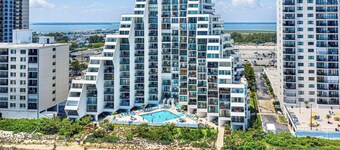 Direct Oceanfront Condo with Outdoor Pool - Amazing Beachfront location! Pyramid Building 3C