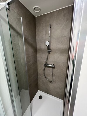 Apartment, River View | Bathroom