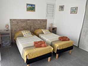 4 soverom, strykejern/-brett, wi-fi (inkludert) og sengetøy