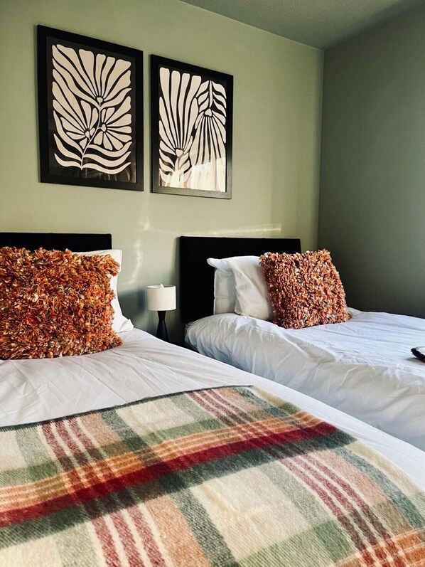 2 chambres, fer et planche à repasser, Wi-Fi gratuit, draps fournis