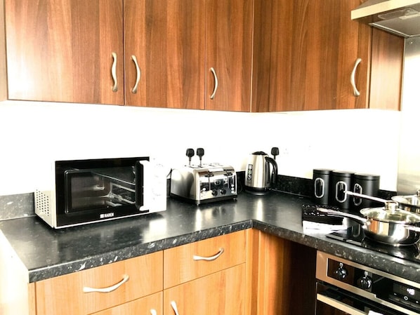 Fridge, microwave, oven, stovetop