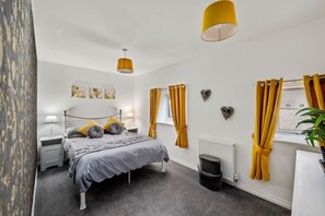 2 bedrooms, desk, iron/ironing board, free WiFi