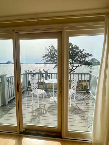 Waterview Oasis by Buckroe Beach