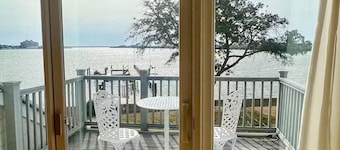 Waterview Oasis by Buckroe Beach