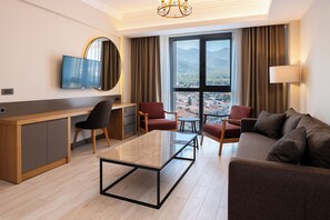 Suite Classique, vue ville | Coin séjour