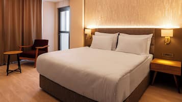 1 habitación y artículos del minibar gratis