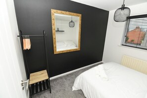 3 habitaciones, tabla de planchar con plancha y wifi gratis