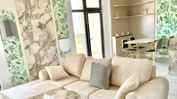 Egyptian cotton sheets, premium bedding, Select Comfort beds, minibar