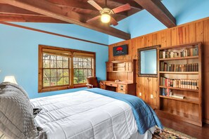 3 soverom, strykejern/-brett, wi-fi og sengetøy