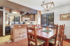 Dining - Wildflower 64: Pet Friendly, Upstairs Corner Condo (Mammoth Lakes)