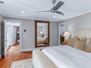 5 bedrooms, desk, iron/ironing board, free WiFi - Minutes from Downtown Easton and St. Michaels | Pool (Easton)
