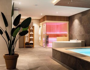 Private pool - Resort Valley (Wekerom)