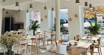 Penzion a restaurace BlatenskĂœ dvĆŻr