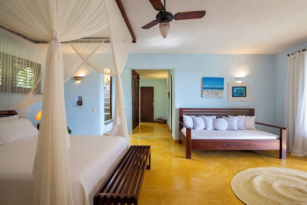 Superior Suite, Sea View | 1 bilik tidur, peralatan tempat tidur premium, bar mini