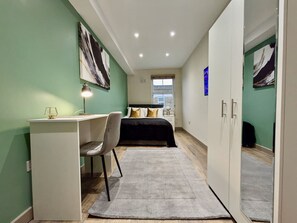 1 bedroom, desk, iron/ironing board, free WiFi