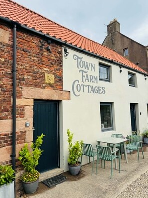 Exterior - Two bedroom Cottage in the heart of Beadnell (Beadnell)