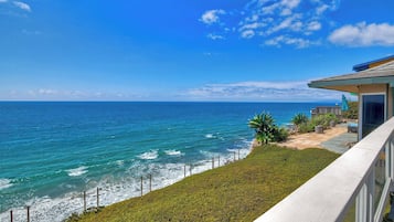 Kondominium, Beberapa Tempat Tidur, patio, pemandangan samudra (Beachfront Sunset) | Halaman properti