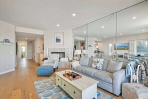 Condo, Multiple Beds, Patio, Ocean View (Beachfront Sunset) | Living area