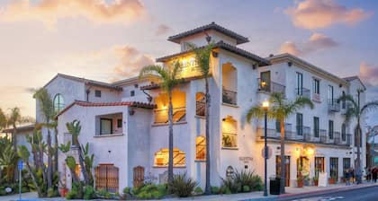 Coastal Mountain View Retreat at Valentina Suites - Suite 301