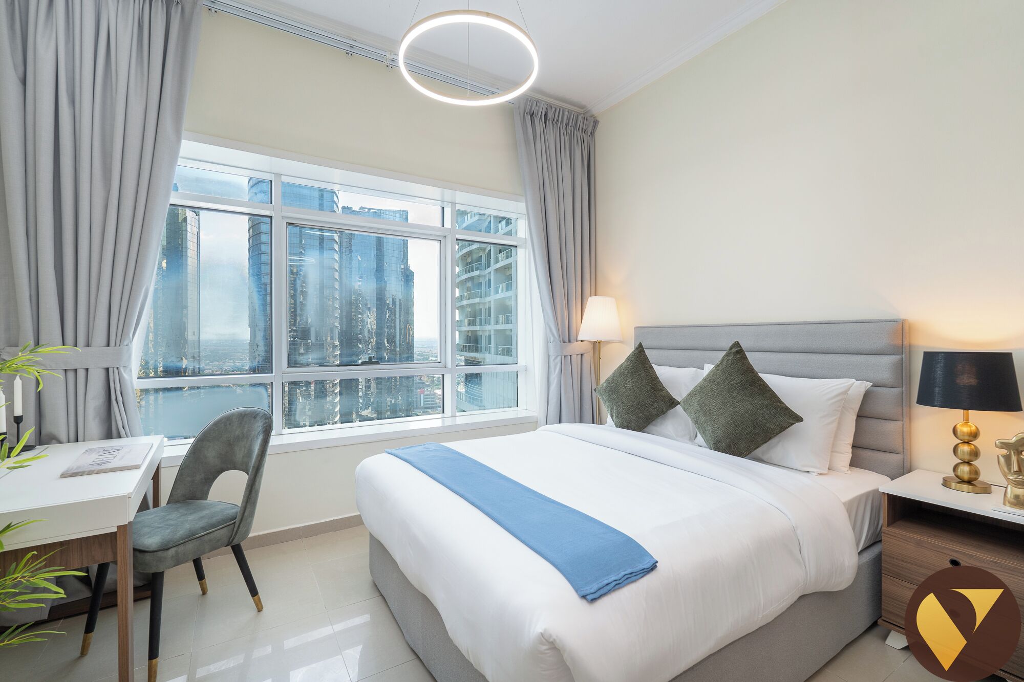 Apartamento superluxo, vista para o lago | 1 quarto, espaço de trabalho para notebook, Wi-Fi de cortesia