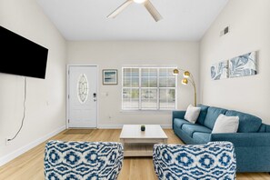 Smart TV - NEW! Walk to Beach 3 Blocks, Big Private Backyard, Firepit, Bunks, Sofa sleeper (Panama City Beach)