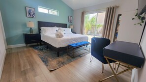 3 bedrooms, iron/ironing board, WiFi, bed sheets - NEW! Walk to Beach 3 Blocks, Big Private Backyard, Firepit, Bunks, Sofa sleeper (Panama City Beach)