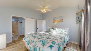 3 bedrooms, free WiFi - Lobster Roll: 3  BR, 2  BA House in Crystal Beach , Sleeps 9 (Crystal Beach)