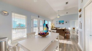 Interior - Lobster Roll (Bolivar Peninsula)