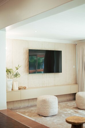 Apartment - Luxurious Urban Oasis - 2276 (Harare)