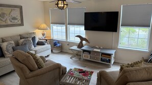Unclassified image, 5 of 17, button - Pet Friendly Cottage Near Beach & Pier Village (Saint Simons Island)