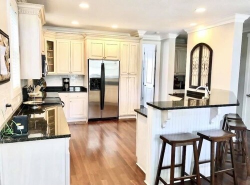 Anchor Hill- 4 bedrooms, WiFi & pool table in the Stein. Landing Resort 