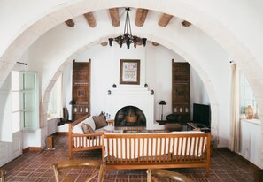 Deluxe Villa | Living area