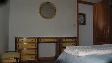 4 chambres, fer et planche Ă  repasser, lit parapluie, Wi-Fi gratuit