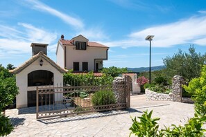 Exterior - Great One-Bedroom Apartment in the quiet oasis (Orebic)