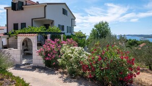 Unclassified image, 4 of 25, button - Great One-Bedroom Apartment in the quiet oasis (Orebic)