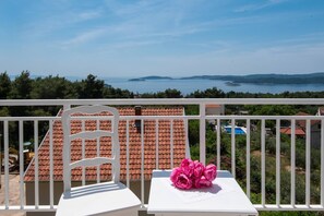 Property grounds - Great Apartment with Sea View (Orebic)