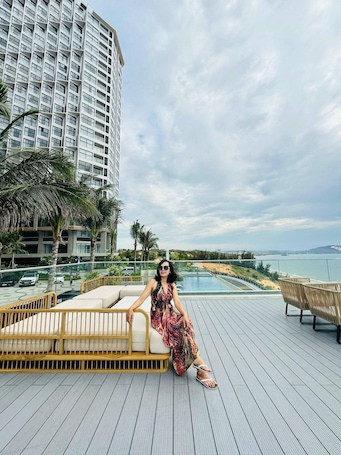 Terrace/patio. Stylish Seaview Condo in Mui Ne – 1BR, Walk to Beach, Pool Access - Apec Mui Ne