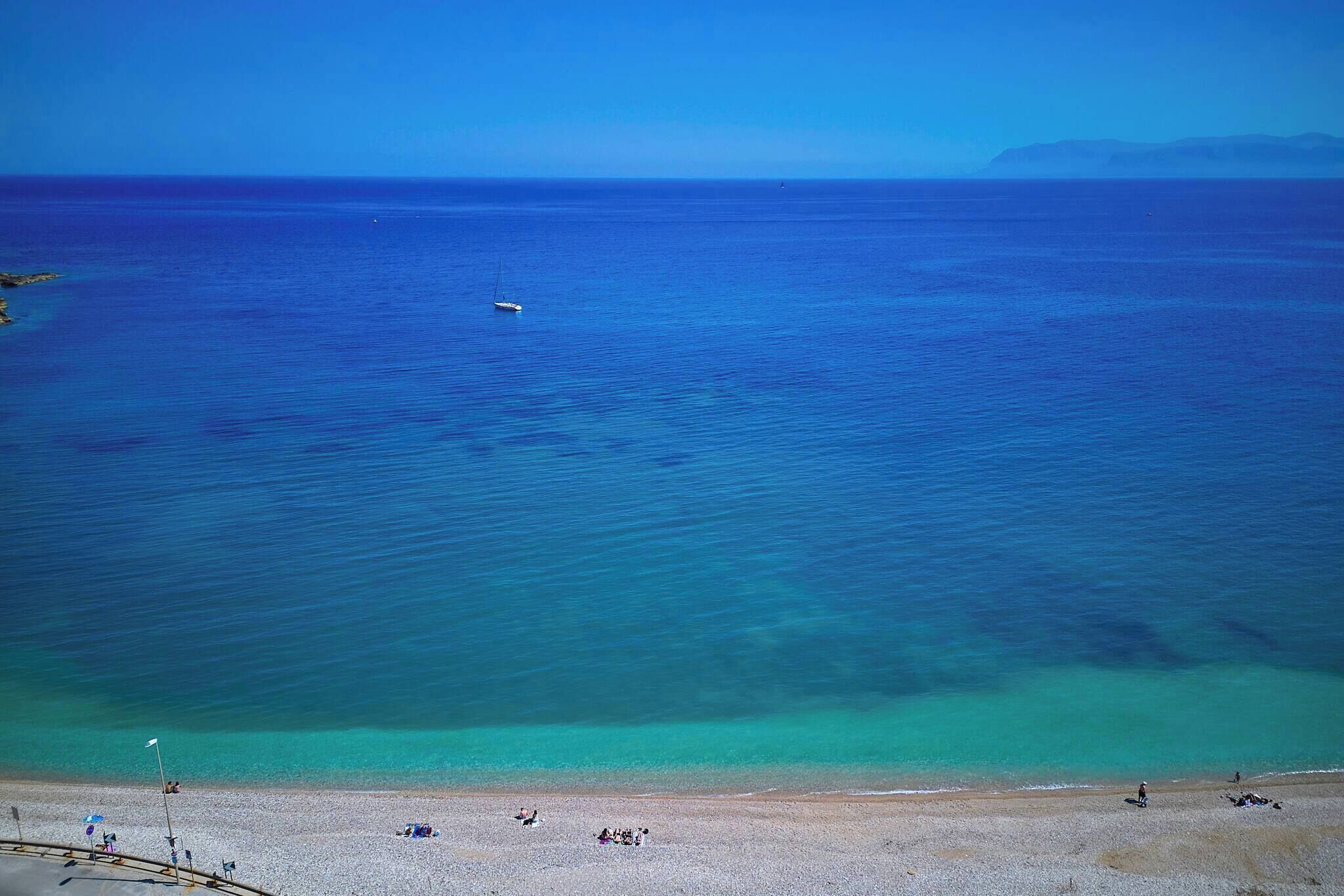 بالقرب من الشاطئ