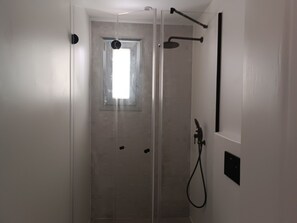 Lägenhet | 6 sovrum och skrivbord