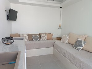 Apartment | 6 bedrooms, desk