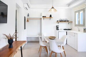 Suite | 6 bedrooms, desk - Lemonia Suites With Outdoor BBQ Area (Naxos)