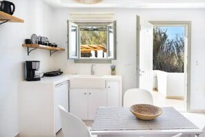 Suite | 6 bedrooms, desk - Lemonia Suites With Outdoor BBQ Area (Naxos)