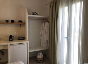 Suite | 6 bedrooms, desk - Lemonia Suites With Outdoor BBQ Area (Naxos)